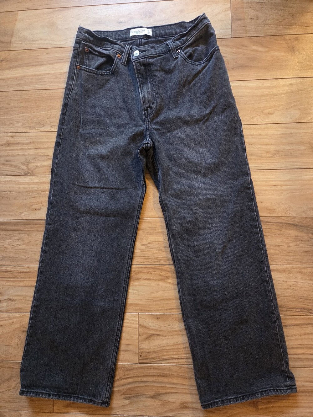 Abercrombie & Fitch The 90s Relaxed Jean High Rise Women Size 28/6XS Black - Picture 2 of 7